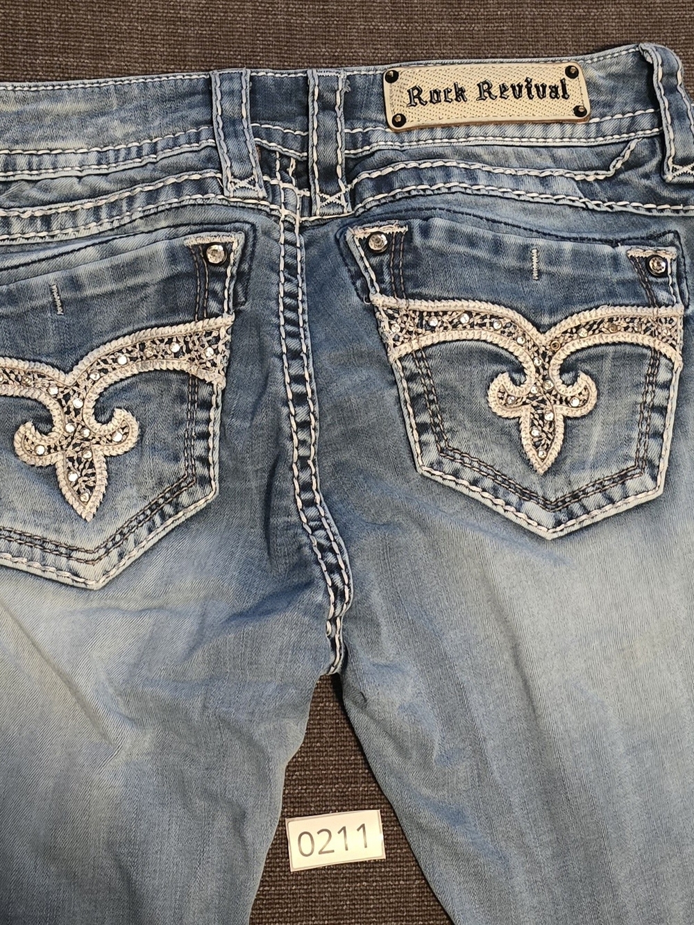 Rock Revival Light Blue Embroidered & Rhinestone Pocket Jeans Size 31